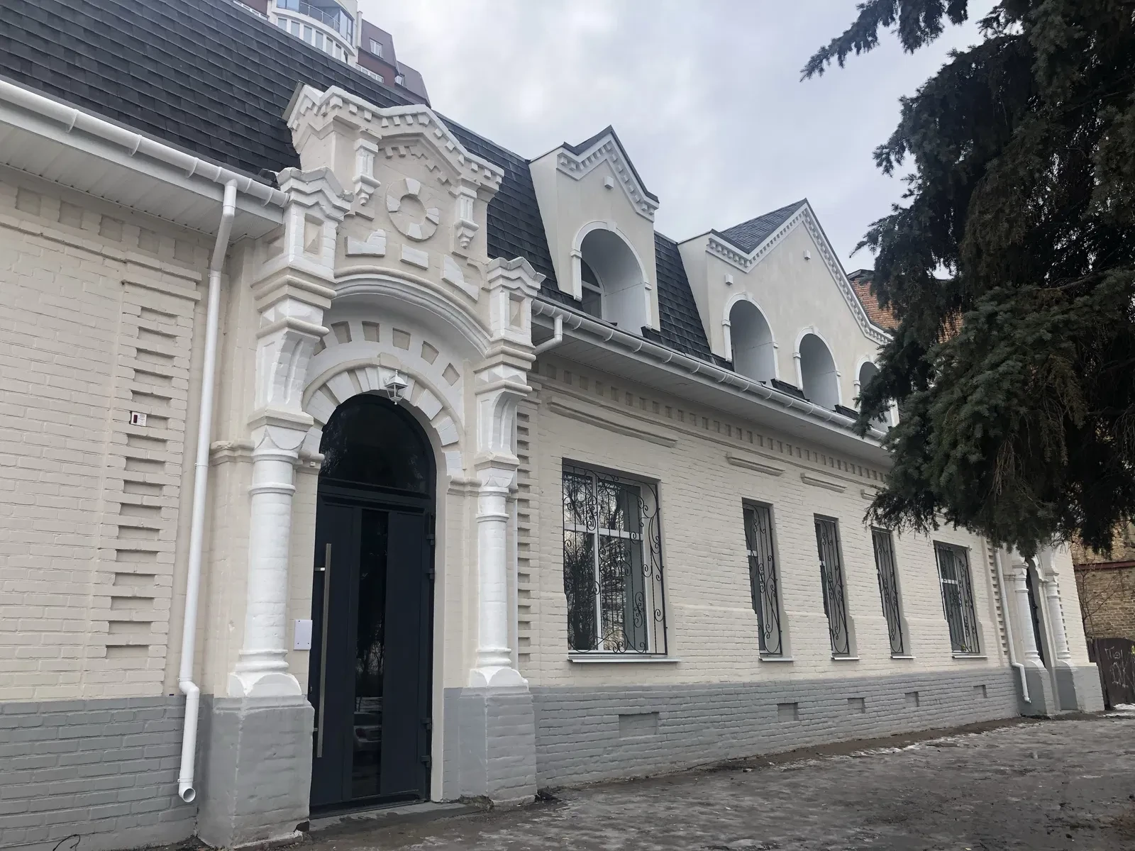 Офіс, Черкаси: фасадне, свіжий ремонт, два приміщення - фото 1