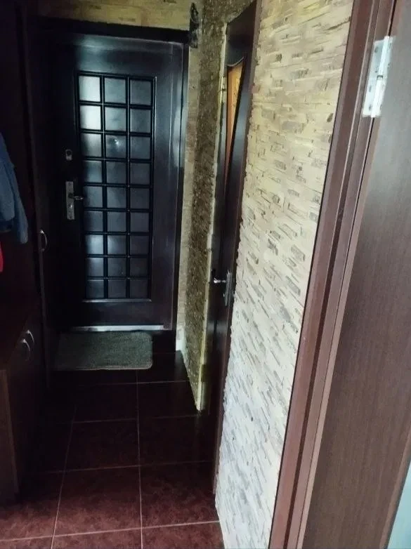 2-комнатная квартира, Гребёнки: гараж, участок 4 сотки