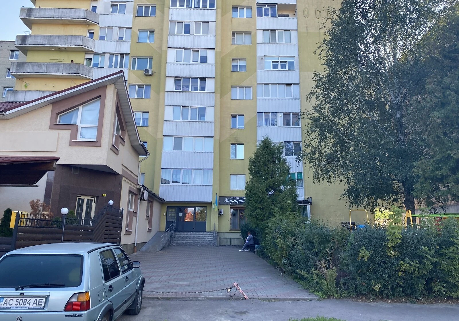Приміщення, Теремно: фасадне, під магазин, можливий торг