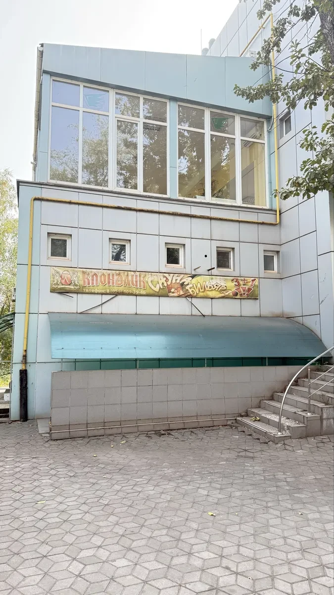 Приміщення, Центрально-Міський: колишній Клондайк, два входи - фото 2