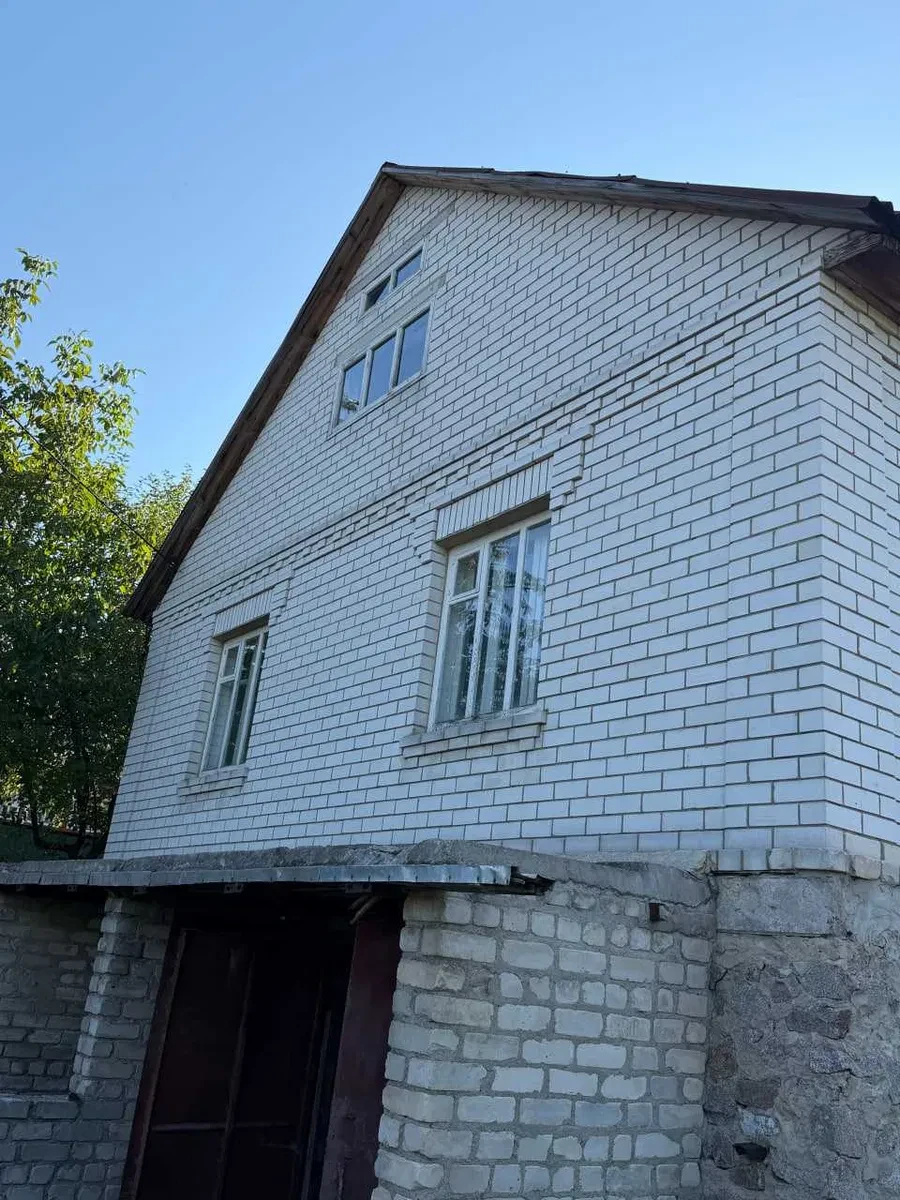 Будинок, Богуслав: гараж, підвал близько 102 м², ділянка 15 соток - фото 1