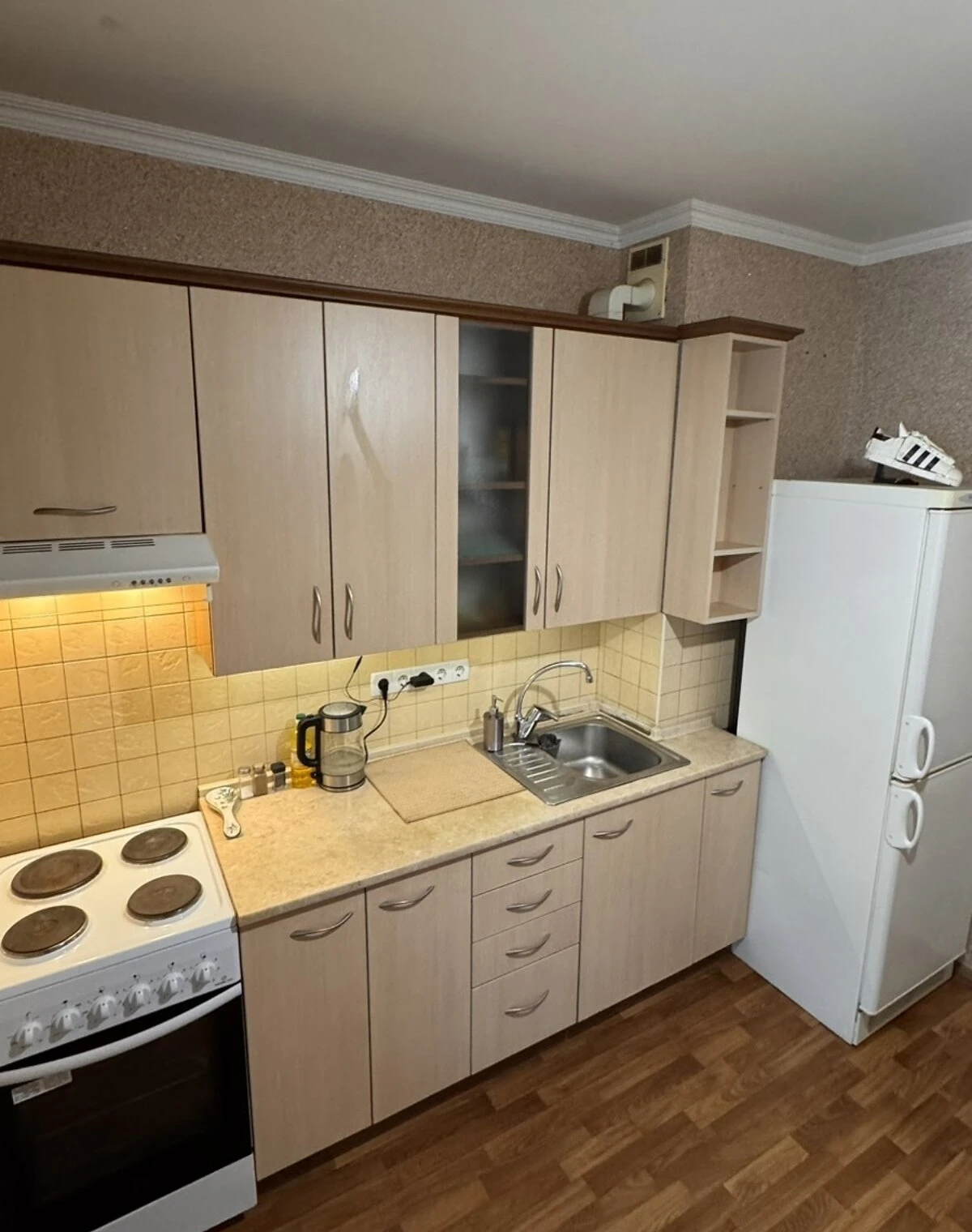 1-кімнатна квартира, Осокорки: метро Осокорки, ліфт та опалення без світла - фото 2