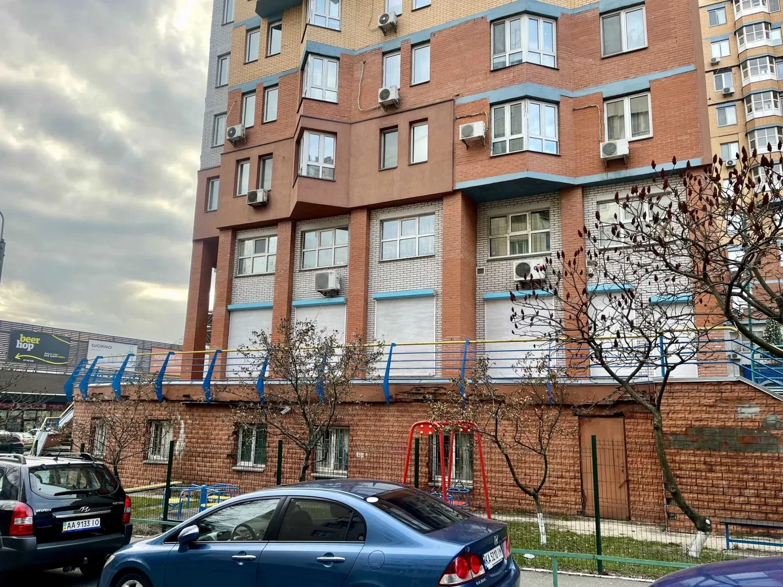 Приміщення, Святошинський: фасадне, 4,3 м стеля, два входи, фото 4
