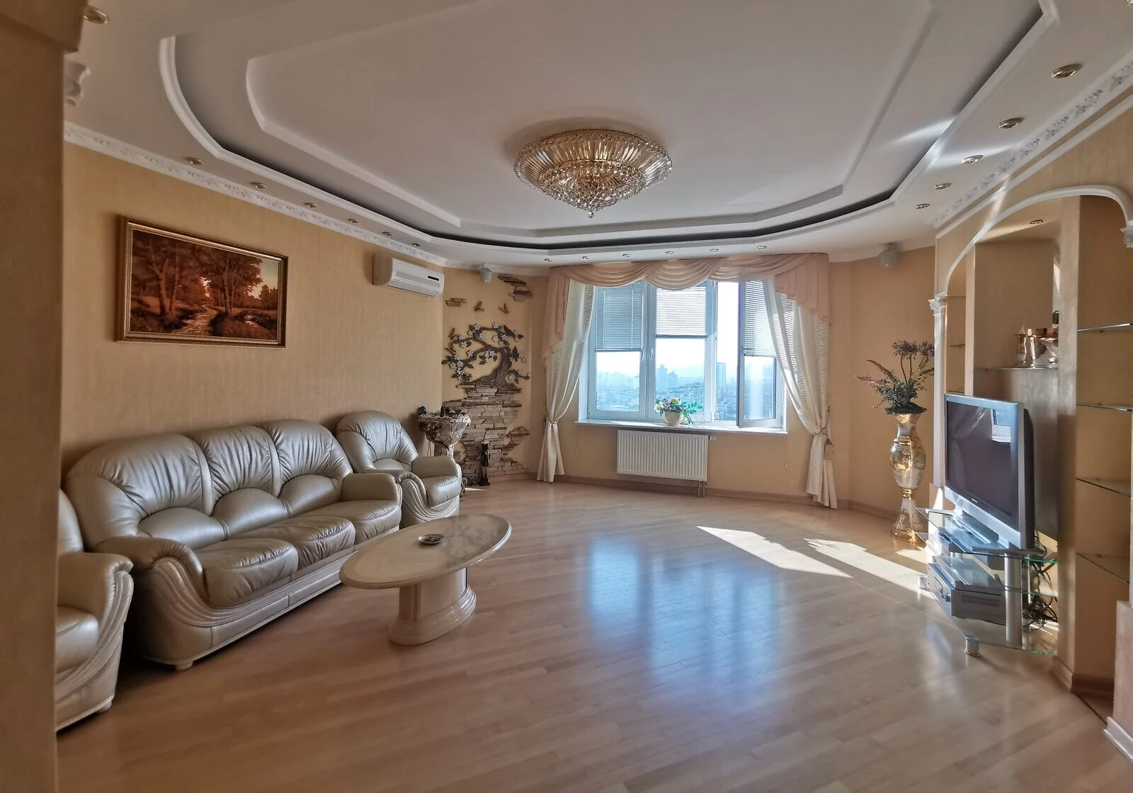 3-кімнатна квартира, Оболонь: кухня-студія, опалення без світла - фото 1