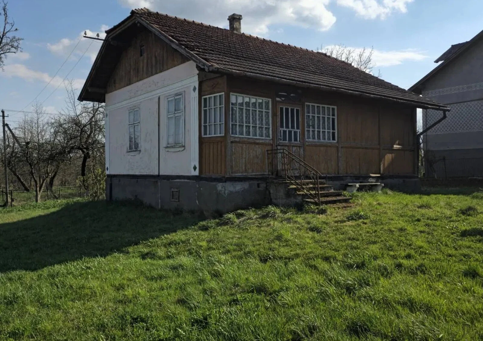 Будинок на Героїв Крут: криниця, цегляні стіни, опалення - фото 1