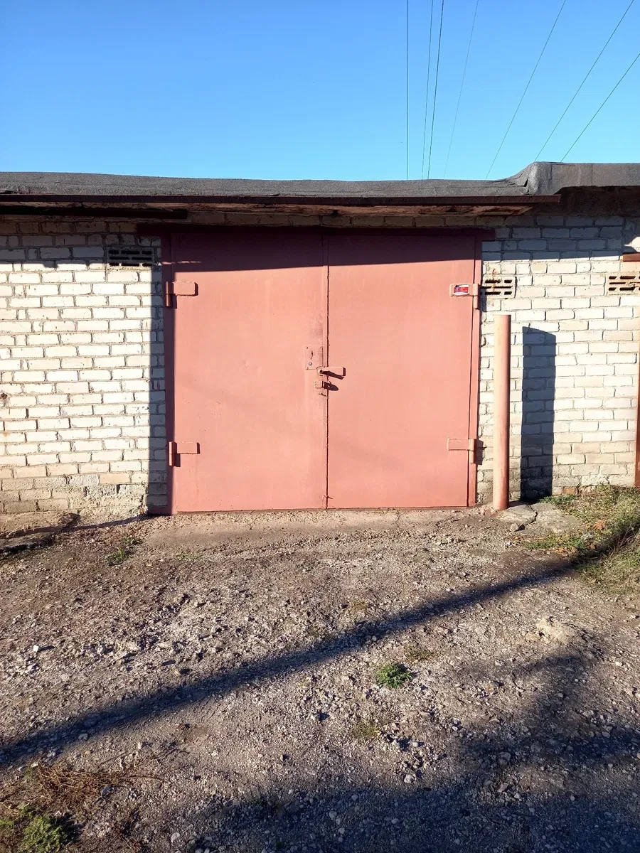 Гараж, Центрально-Міський: заїжджає мікроавтобус, оглядова яма - фото 1