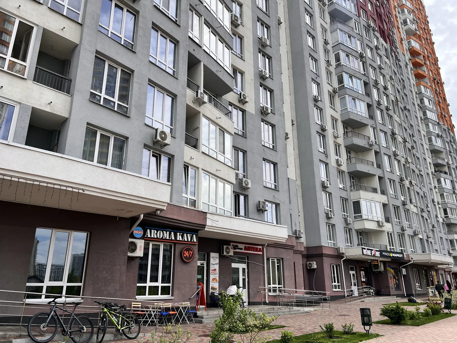 Приміщення, Дніпровський: фасадне, два входи, вільне планування, фото 3