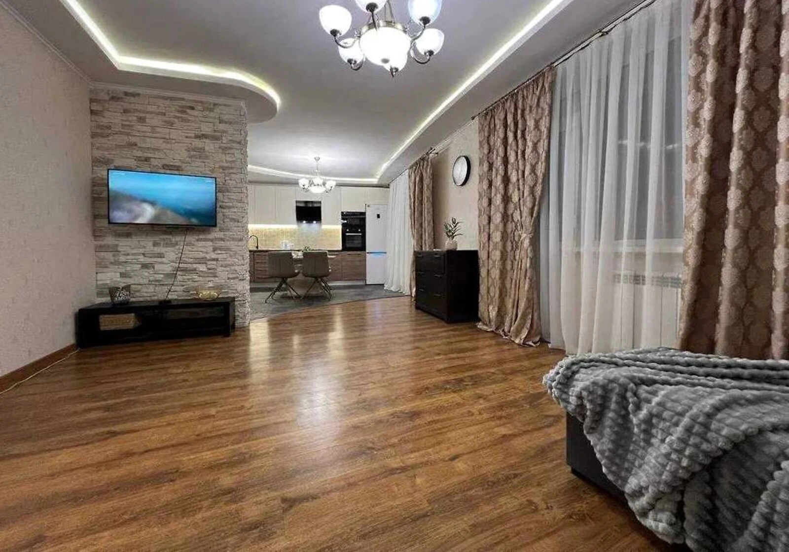 2-кімнатна квартира, Позняки: кухня-студія, ліфт працює без світла - фото 3