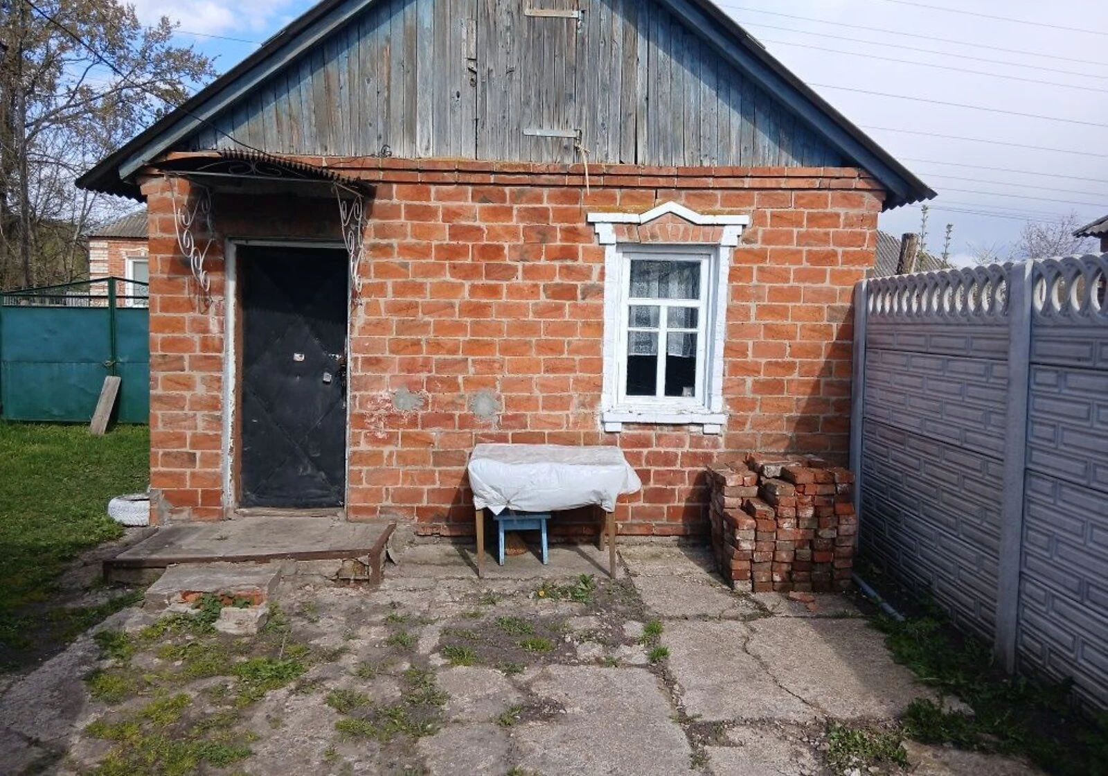 Будинок, Богодухів: літня кухня, сад