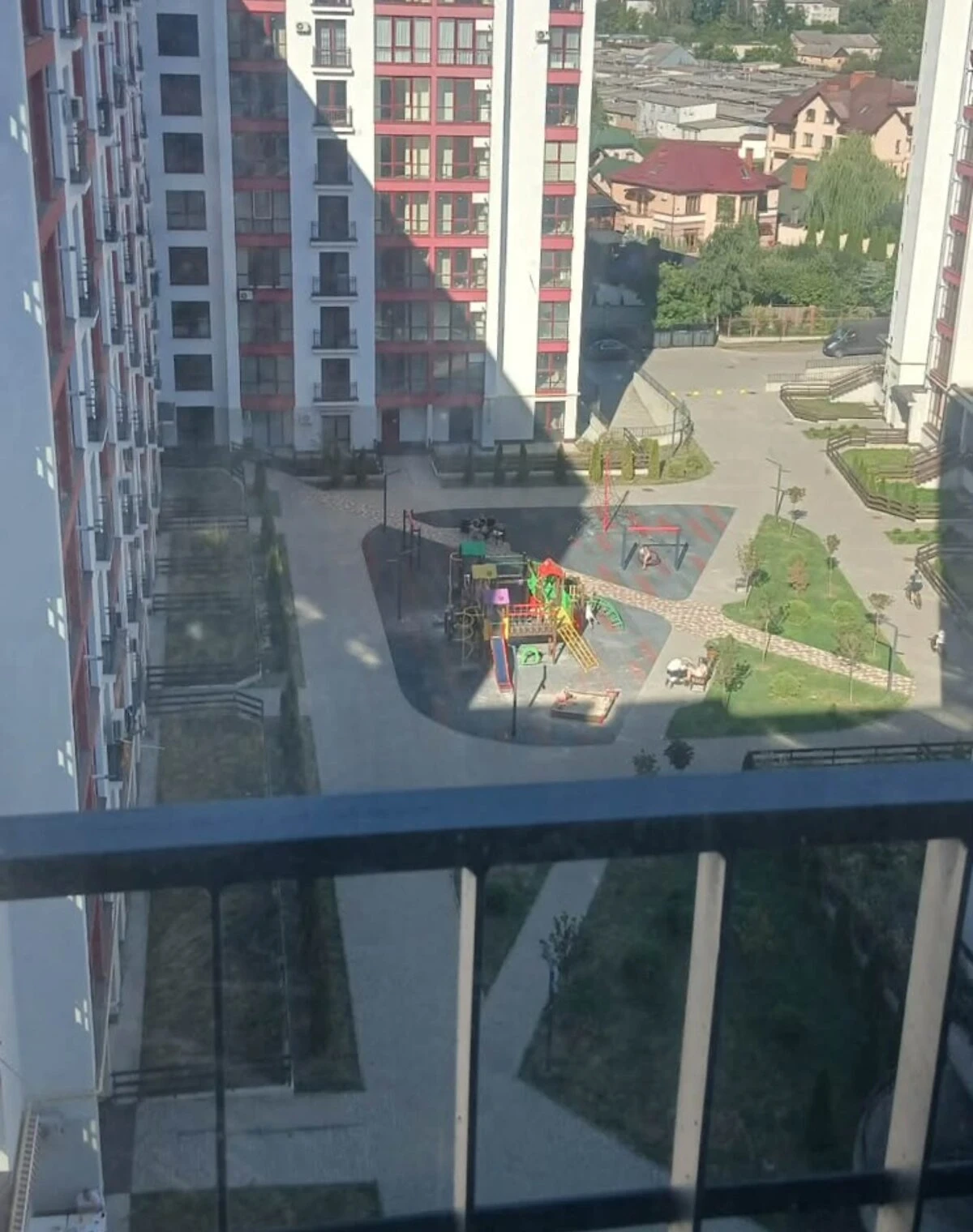 3-кімнатна квартира, Крихівці: панорамні вікна, балкон - фото 3