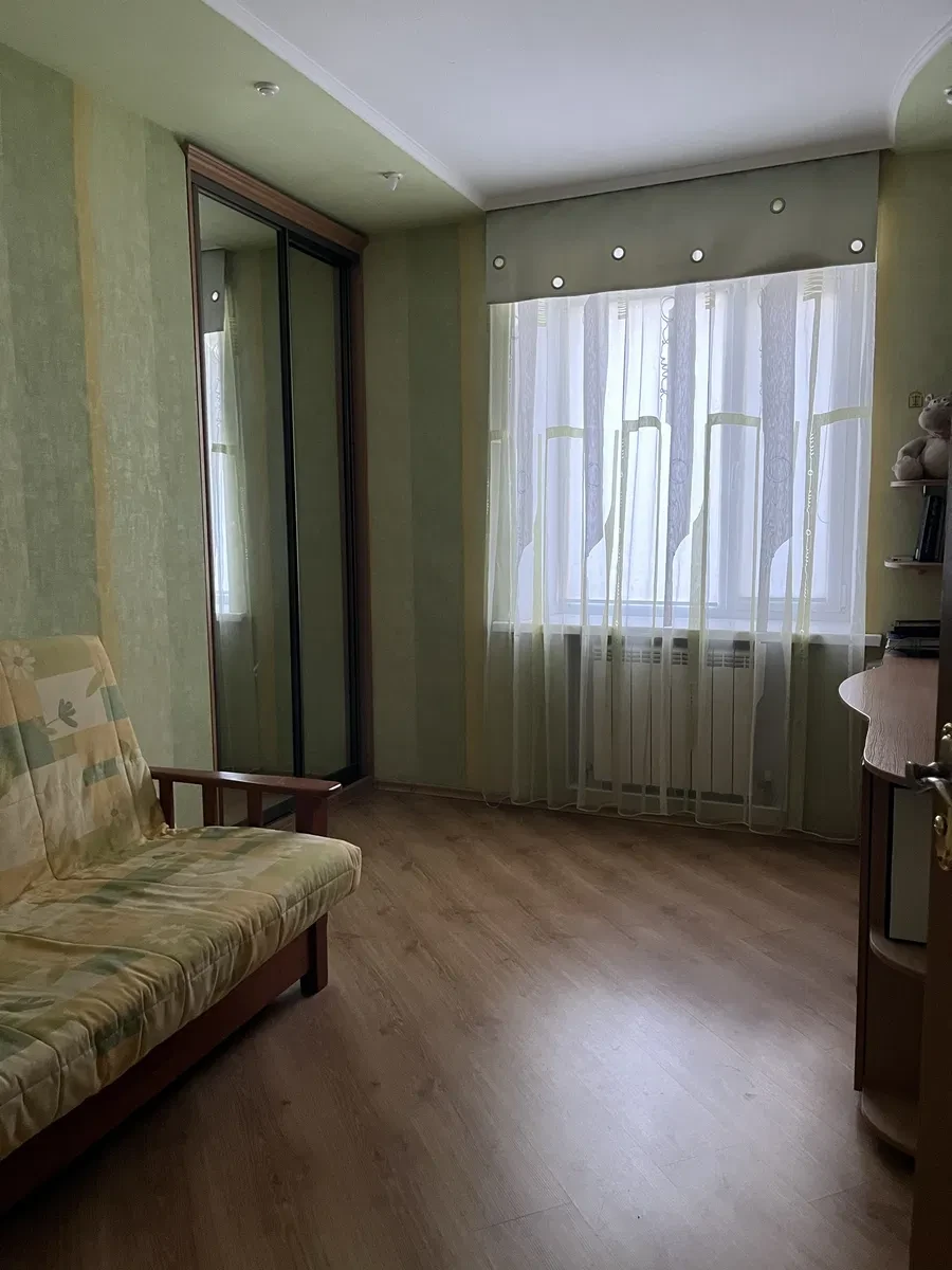 4-комнатная квартира, Конотоп: авторский ремонт, 3 отдельные спальни - фото 3