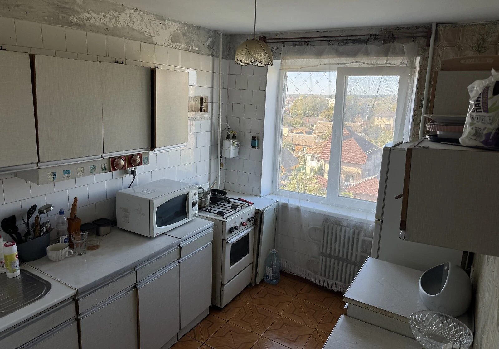 3-комнатная квартира, Киевская: балкон, кухня 10 м² - фото 1