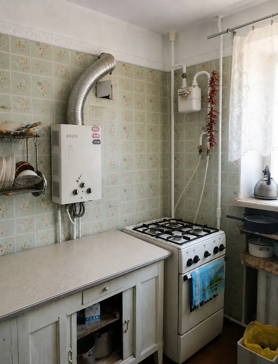 1-кімнатна квартира, Васильків: кімната 19,6 м², газова колонка - фото 2