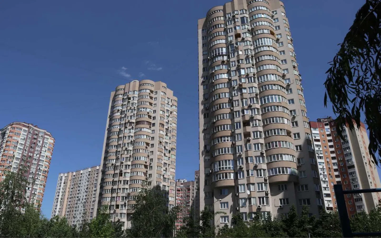 2-кімнатна квартира, Дарницький: генератор, метро Осокорки, ТРЦ River Mall - фото 1