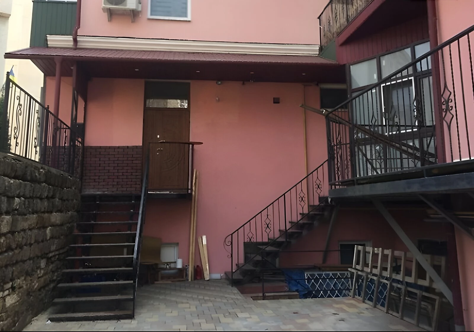 4-комнатная квартира, Центр: многоуровневая с мансардой, парковочное место - фото 1