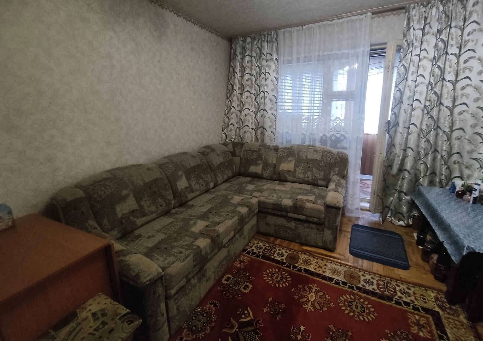 2-кімнатна квартира, Шевченківський: цегляні стіни, балкон - фото 4