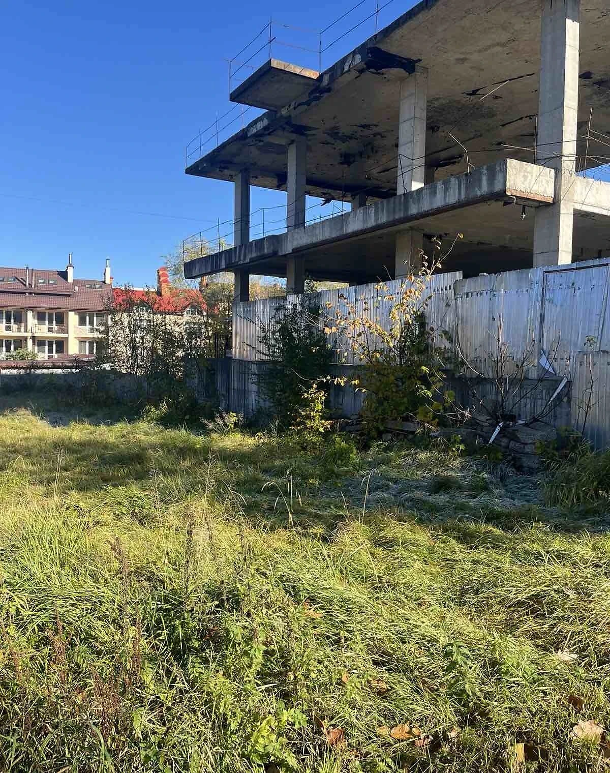 Ділянка, Трускавець: фундамент і паркан, вода та електрика - фото 4