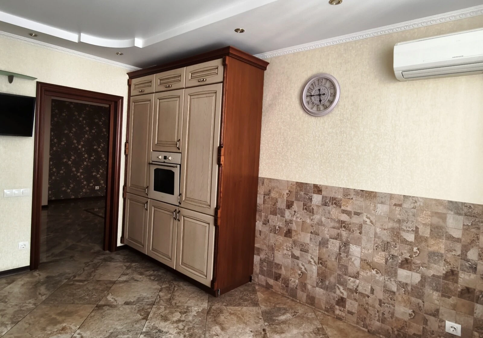 3-кімнатна квартира, Голосіїв: дизайнерський ремонт, укриття в будинку - фото 4