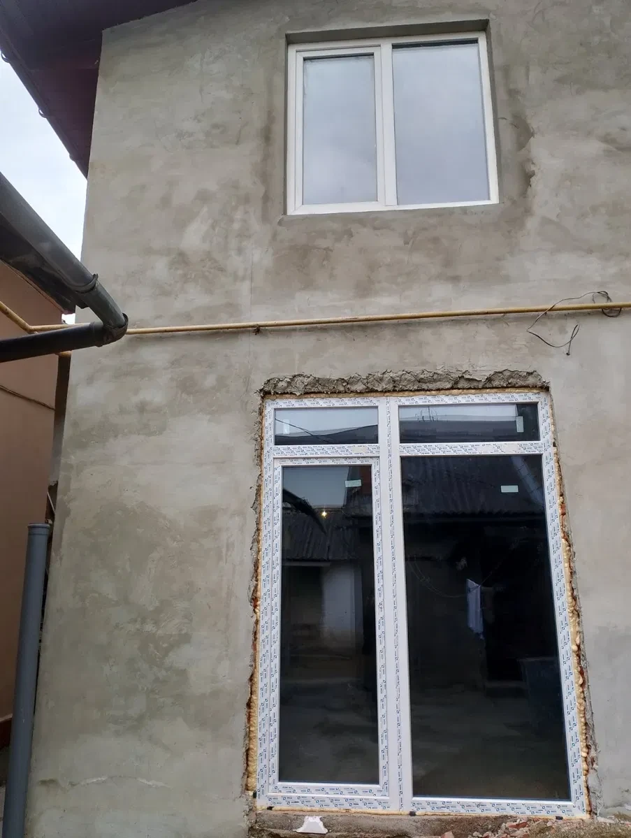 2-кімнатна квартира, Сторожинець: двоповерхова, вхід на рівні вулиці