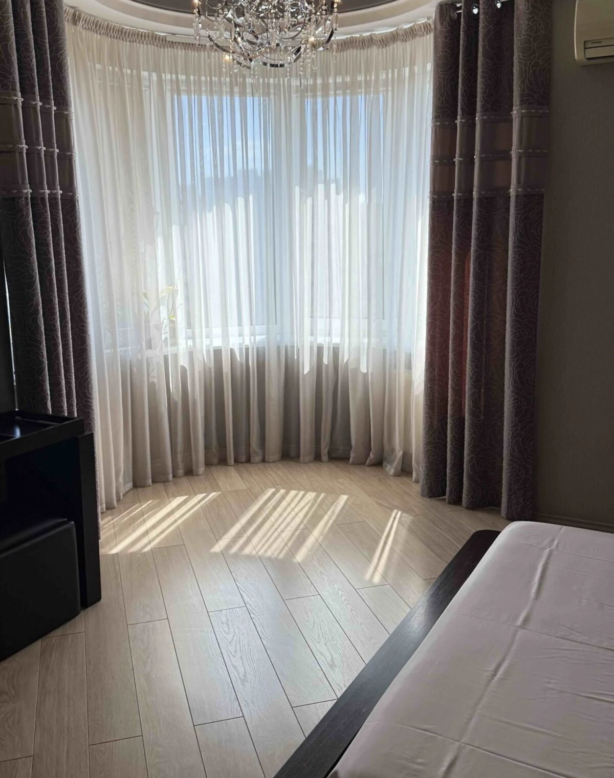 2-кімнатна квартира, Центр: дизайнерський ремонт, тепло та вода без світла - фото 3