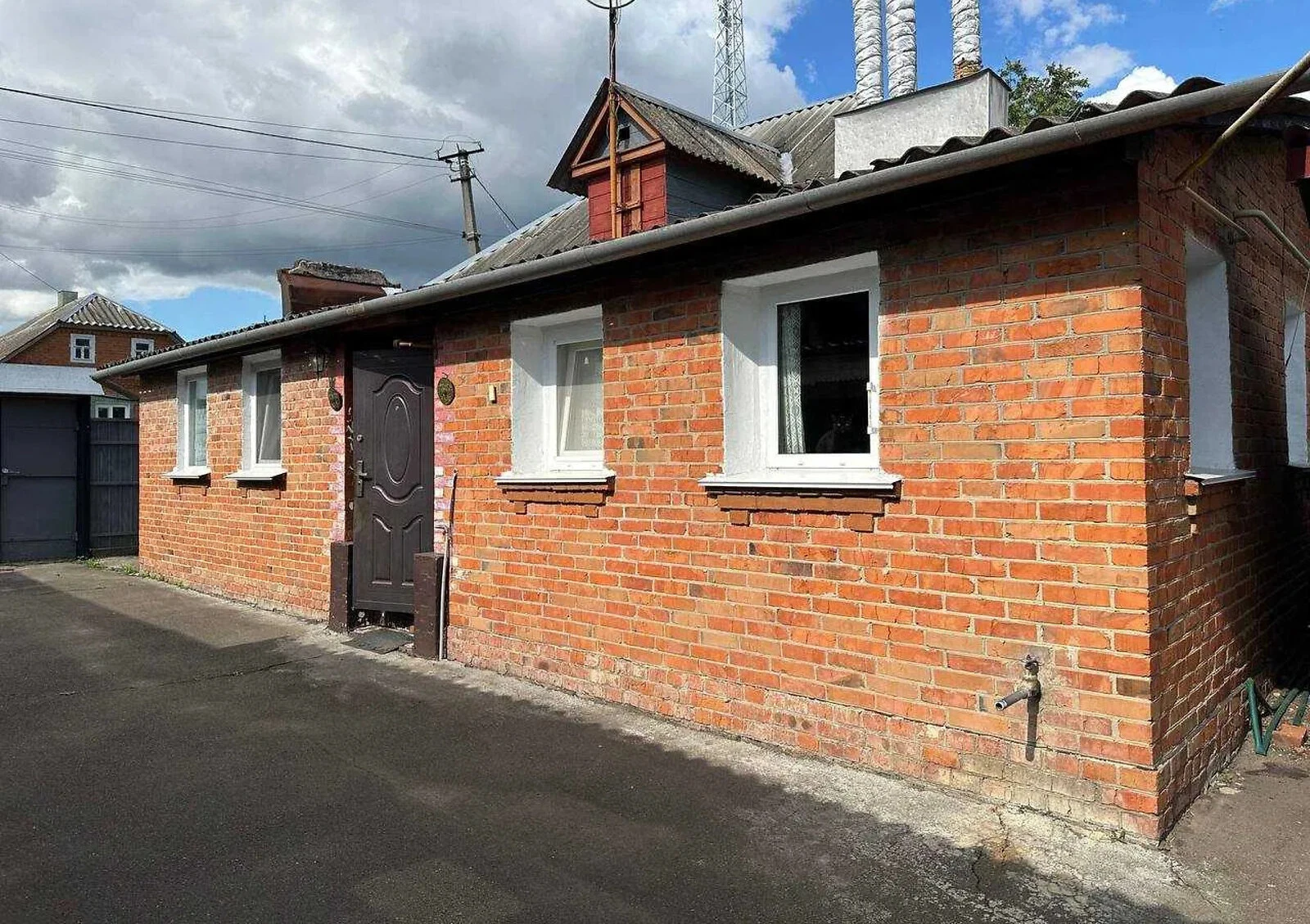 Будинок, Солідарне: гараж, цегляні стіни, літня кухня - фото 2
