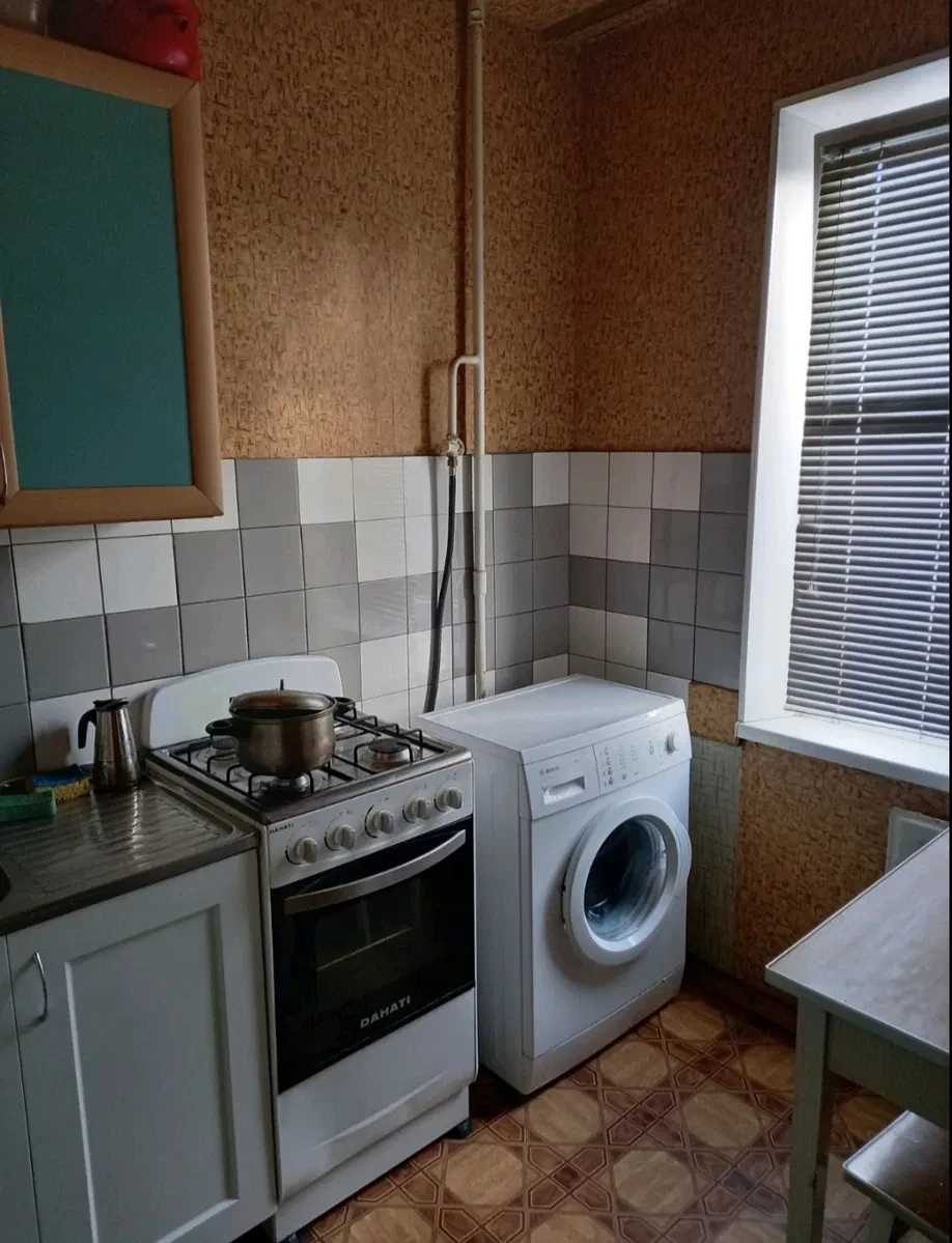 2-кімнатна квартира, Дніпровський: метро Лівобережна 10 хв, балкон 6 м²