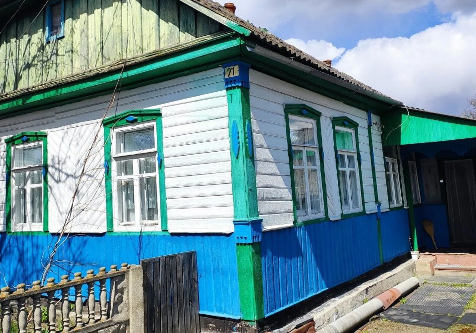 Дом, Малая Рача: индивидуальное отопление, колодец, гараж во дворе - фото 1