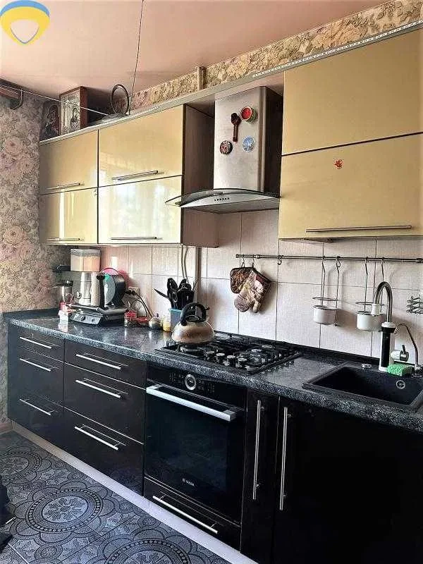 3-кімнатна квартира, Київський: засклена лоджія, комора