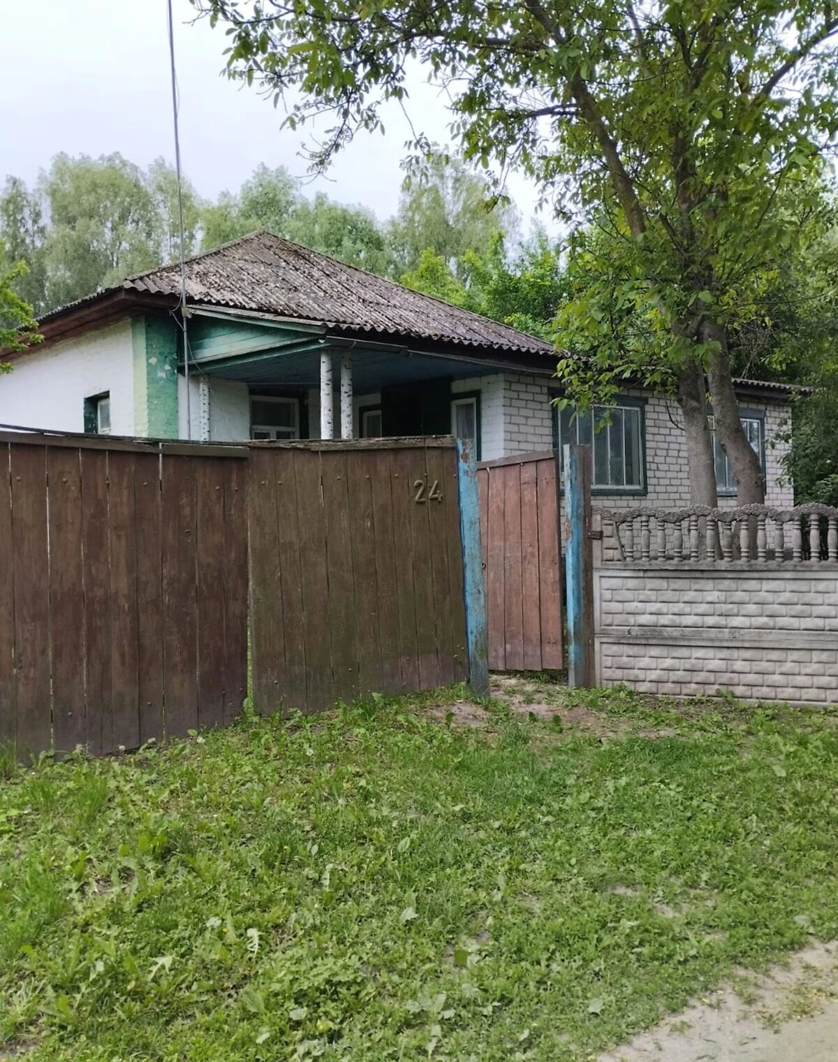 Будинок, Носівка: ділянка 10 соток, гараж з підвалом