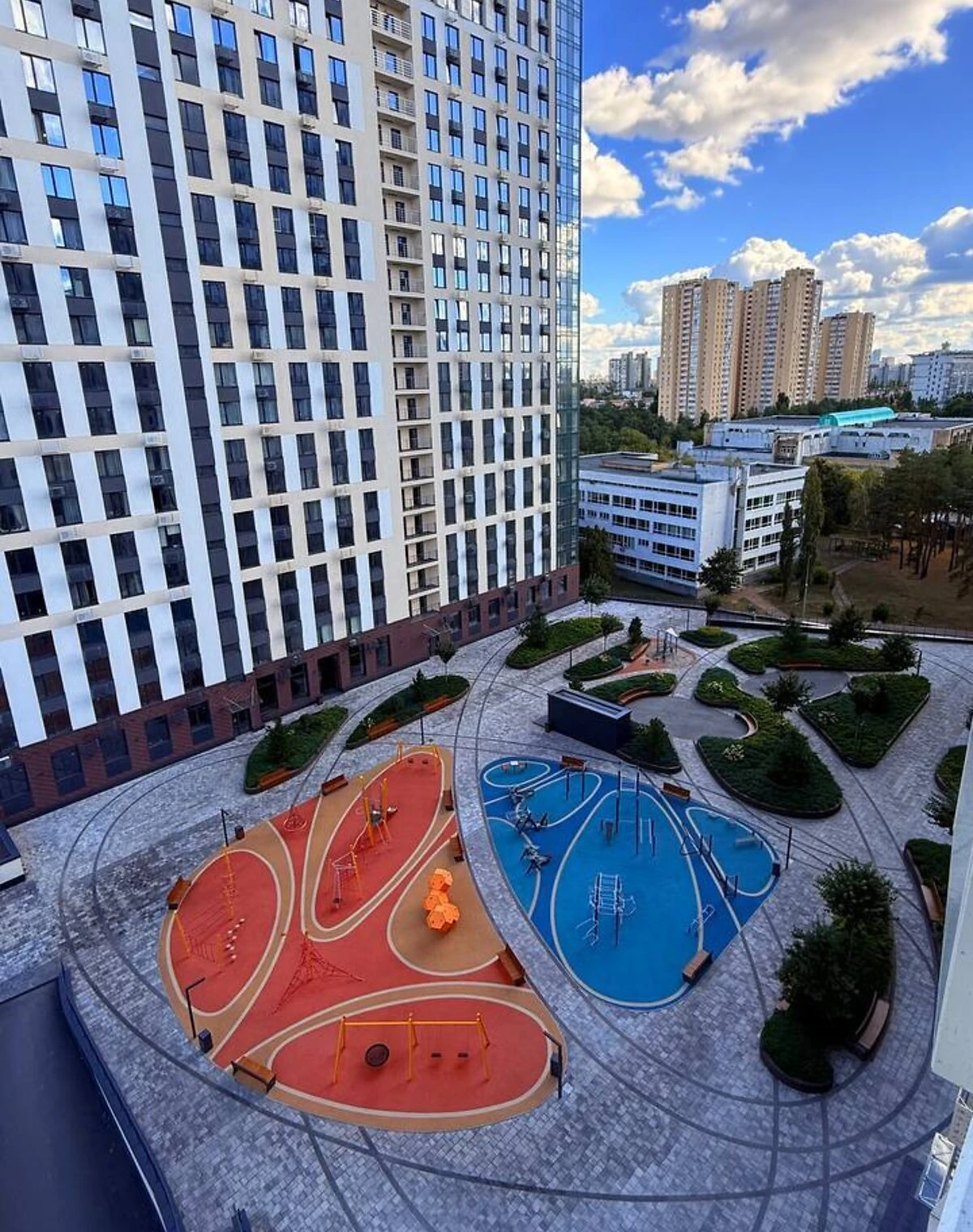 3-кімнатна квартира, Північно-Броварський Масив: укриття в будинку - фото 1