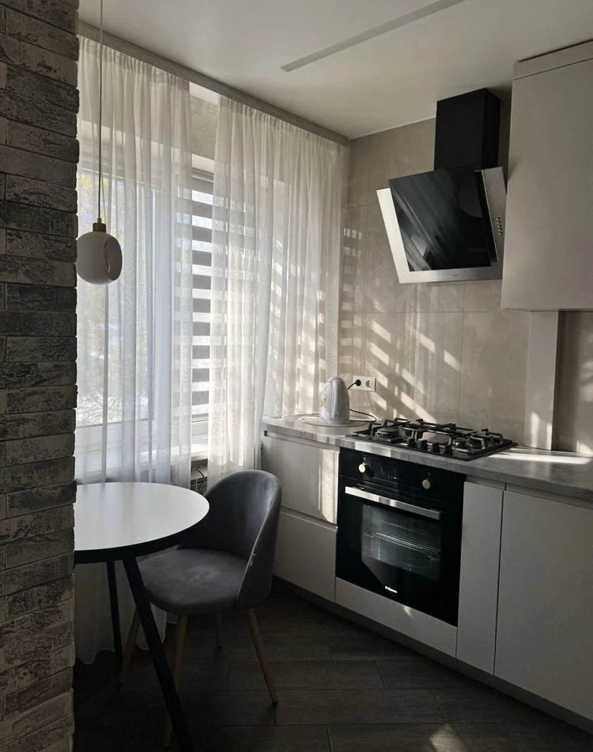 3-кімнатна квартира, Тополя-2: кухня 10 м²