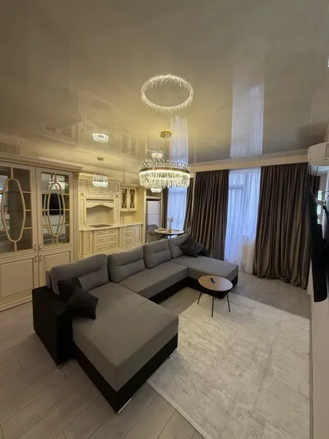 2-кімнатна квартира, Київський: кухня 32 м², панорамні вікна - фото 3