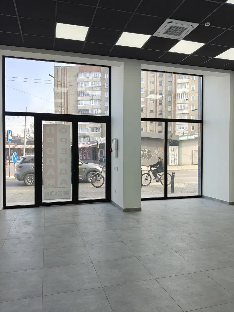 Приміщення, Івано-Франківськ: фасадне, 20 кВт, стеля 4,10 м, фото 1