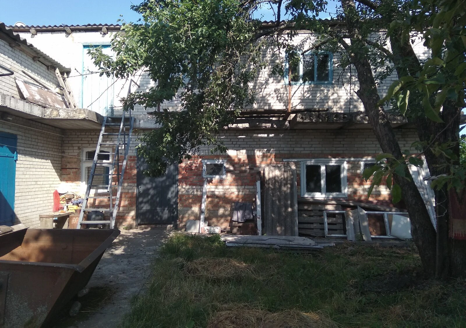 Дом, Перекрестовка: кирпичные стены, шиферная крыша, фото 2