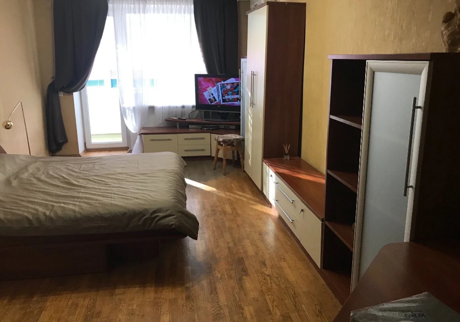 1-кімнатна квартира, Звіринець: метро Звіринецька, цегляні стіни, фото 3