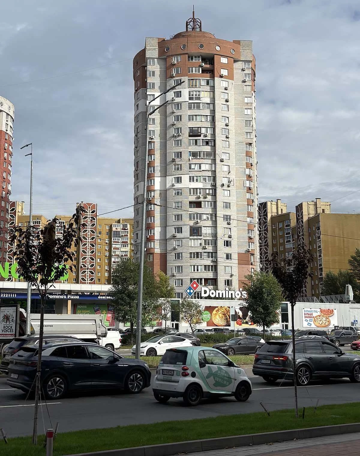 2-кімнатна квартира, Позняки: метро Осокорки, тепло і вода без світла - фото 1