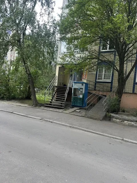 Приміщення, Сихівський: фасадний вхід, пандус - фото 1
