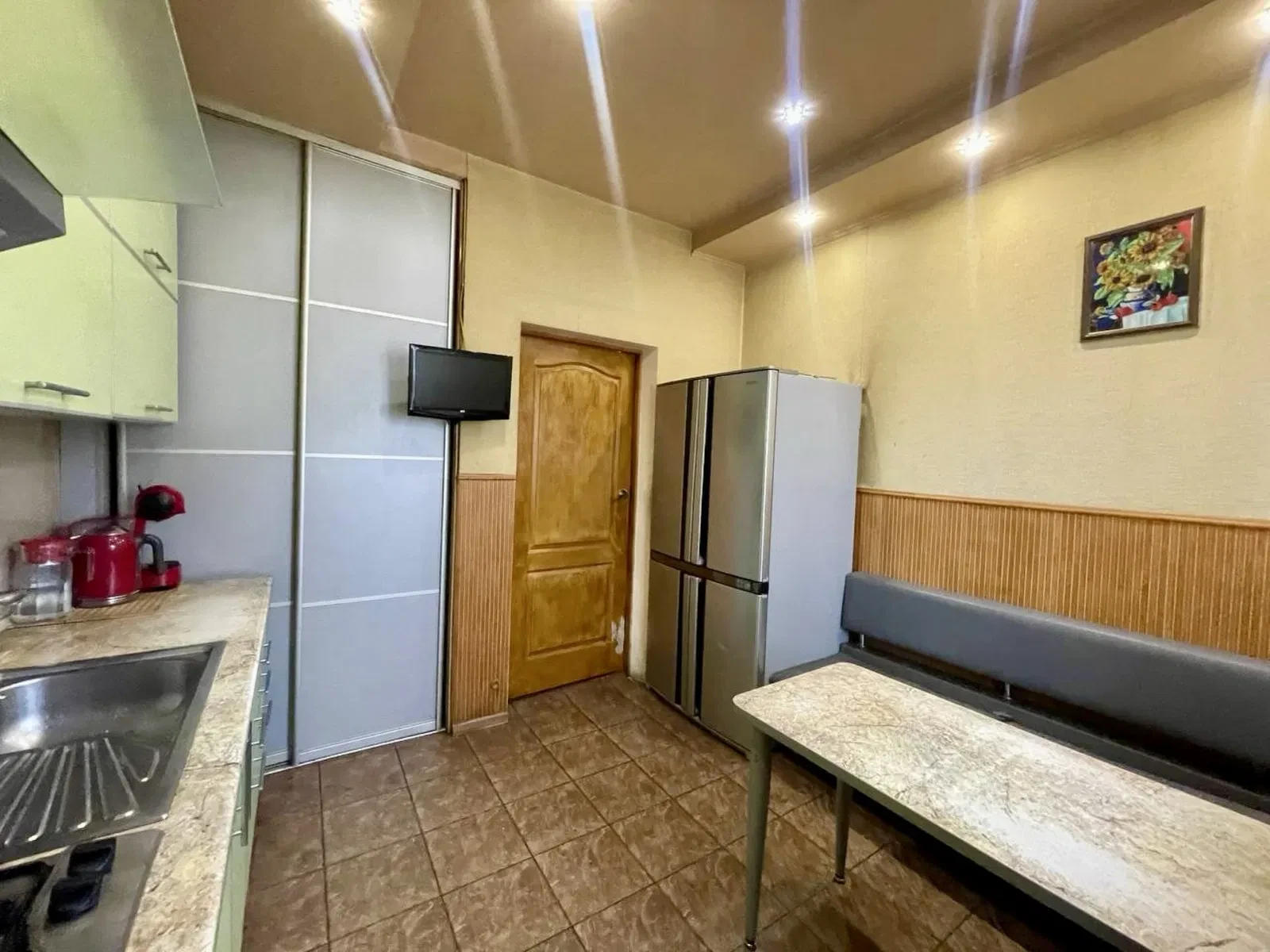 Будинок, ХТЗ: гараж, 7 соток, меблі й техніка - фото 3