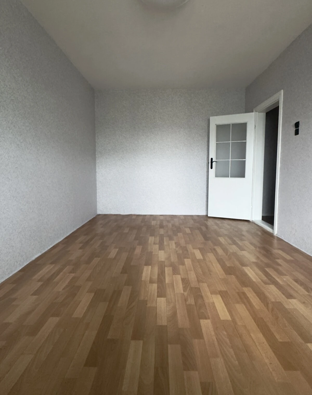 1-кімнатна квартира, Стара Дарниця: кухня 14 м², балкон, косметичний ремонт - фото 1