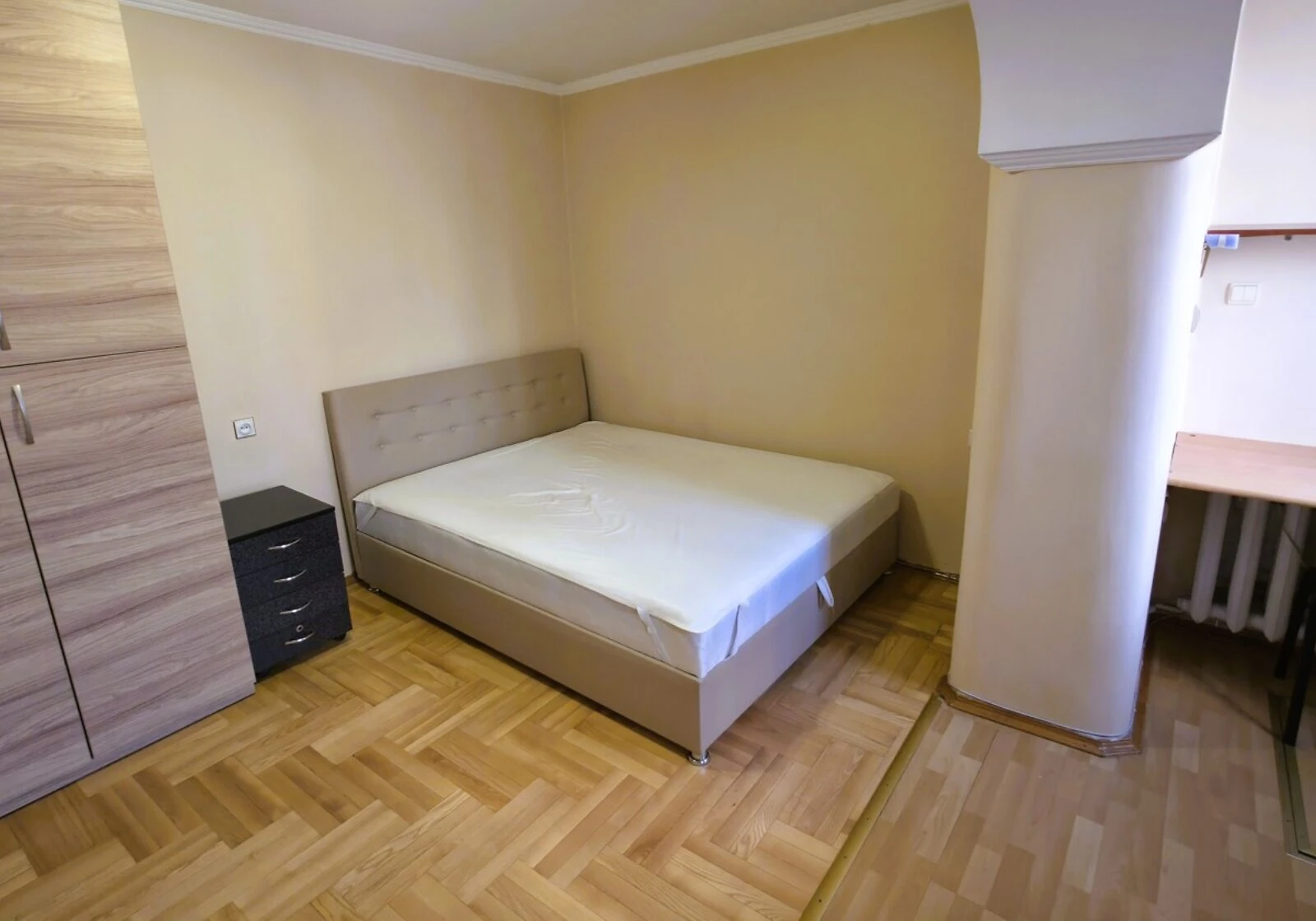 Кімната, Нова забудова: євроремонт, вода й інтернет без світла - фото 3