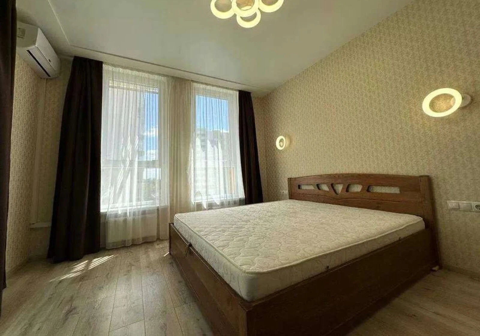 2-комнатная квартира, Галаганы: евроремонт, метро Нивки - фото 1