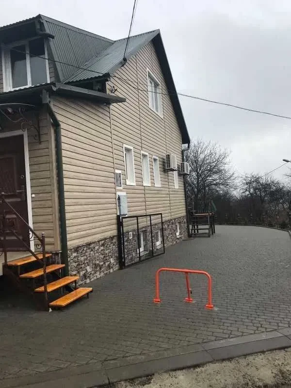 Приміщення, Роша-Стинка: 3 входи, під житло і бізнес - фото 1