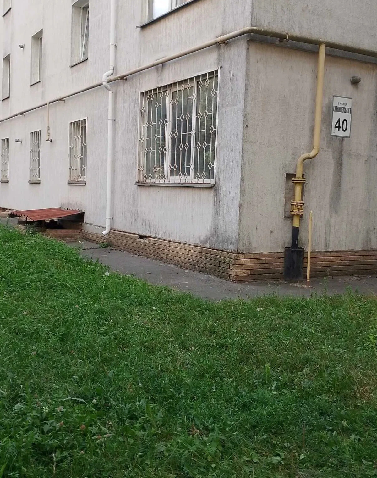 2-кімнатна квартира, Ромни: індивідуальне опалення, цегляний будинок - фото 3