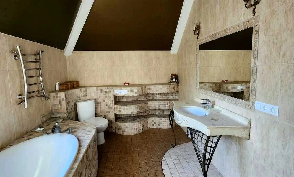 Будинок, Колонщина: басейн, тенісний корт, зариблене озеро, фото 3