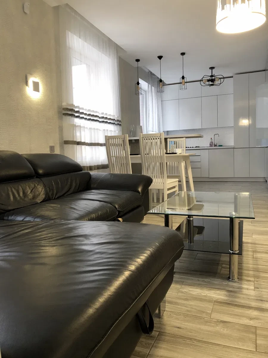 3-кімнатна квартира, ЖК Малоголосківські пагорби: паркомісце, вид на ліс
