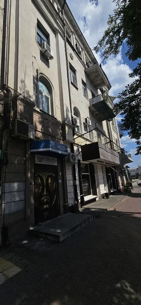 3-кімнатна квартира, Центральний: 3 окремі кабінети, власний котел - фото 2