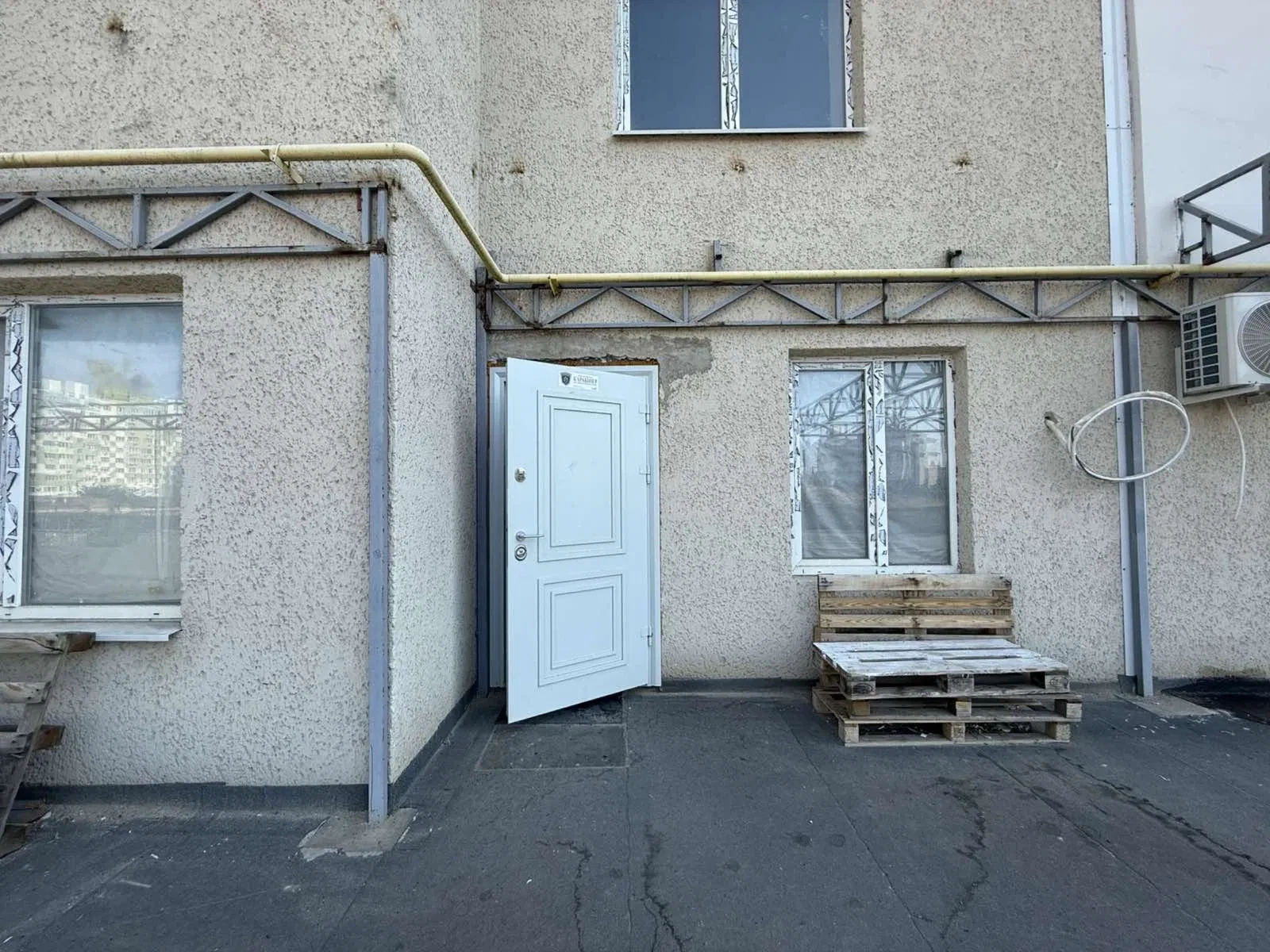 Приміщення, Котовського: сучасний ремонт, тераса перед входом, фото 2