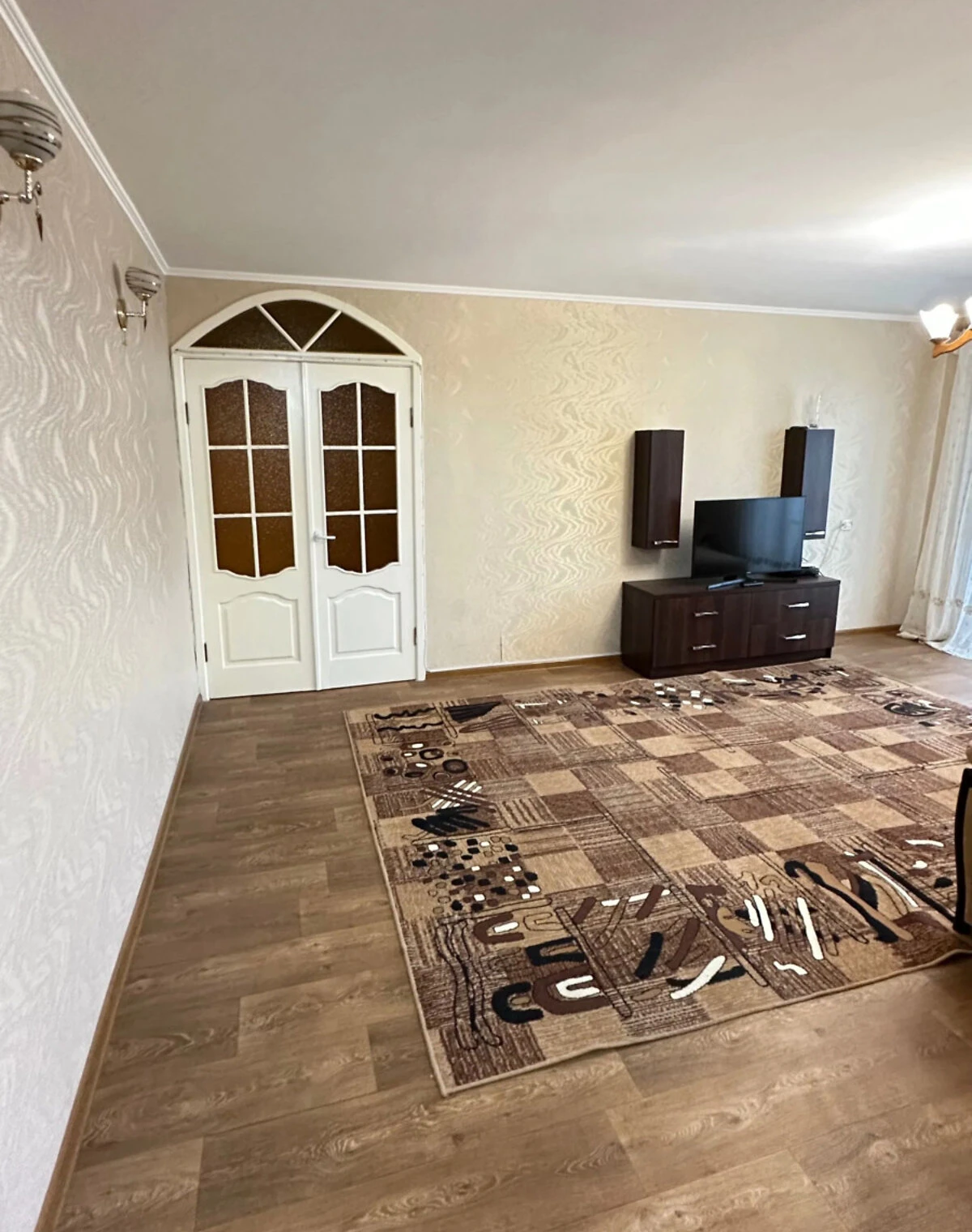 3-кімнатна квартира, Лозова: євроремонт, цегляні стіни - фото 2