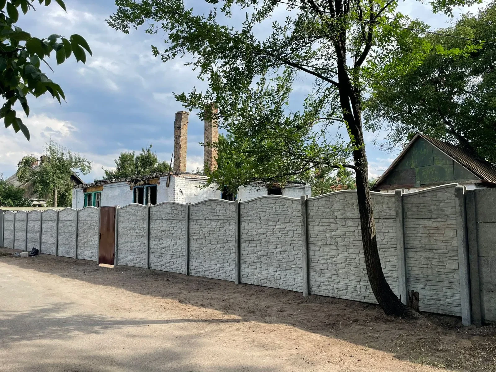 Будинок, Індустріальний: під реконструкцію, гараж, 9 соток