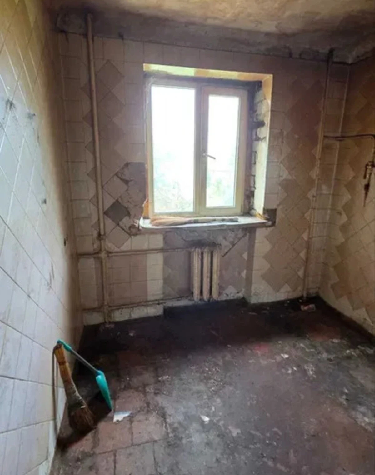 2-кімнатна квартира, вул. Афанасьєва: хрущовка, внутрішній двір - фото 1